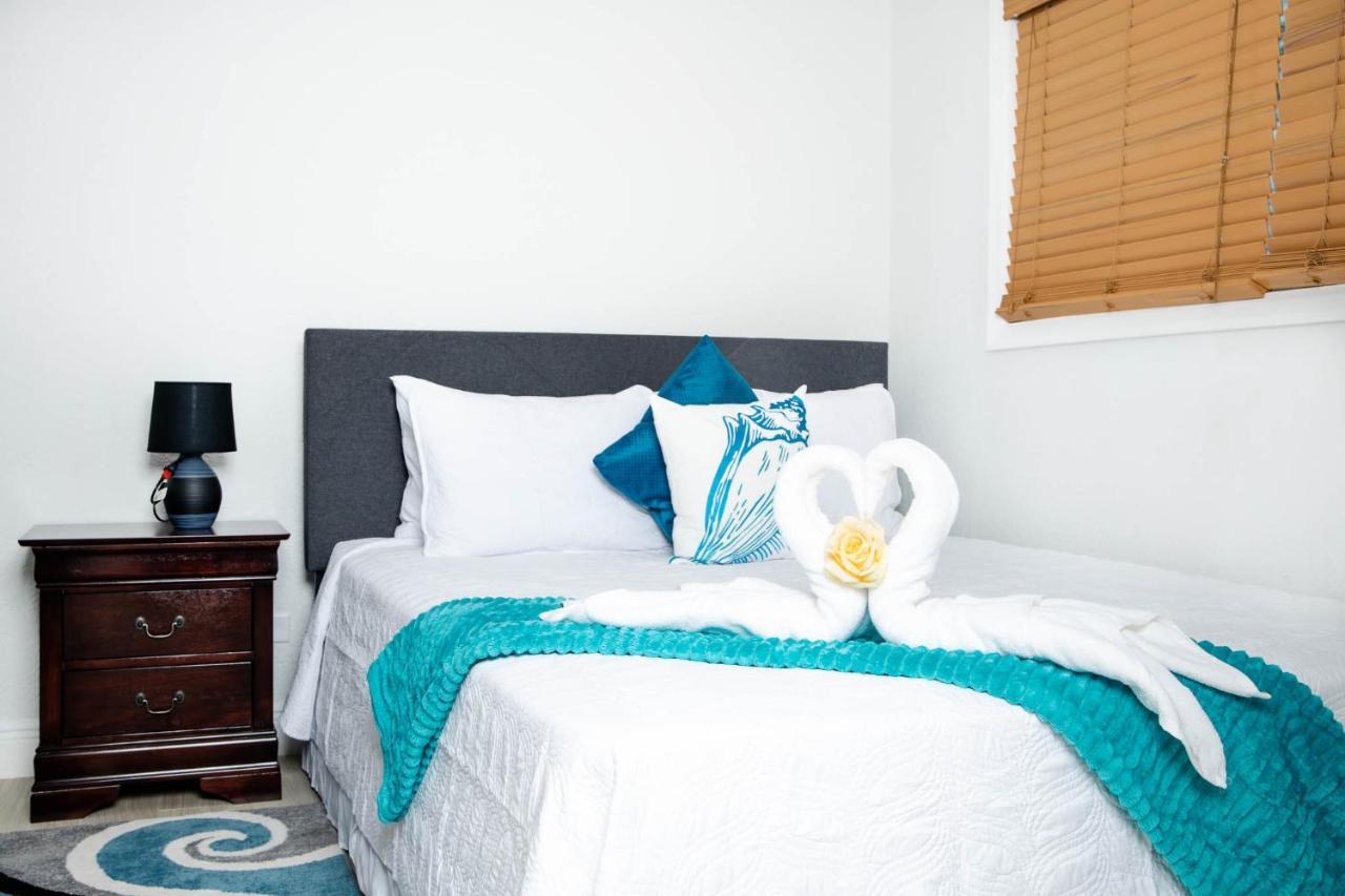 Sheer Bliss Beachview Apt #2 George Town Exteriör bild
