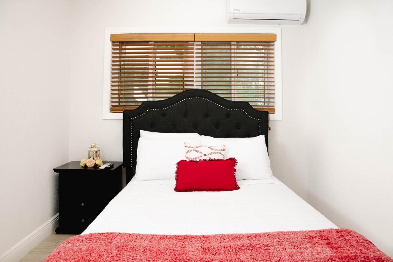 Sheer Bliss Beachview Apt #2 George Town Exteriör bild