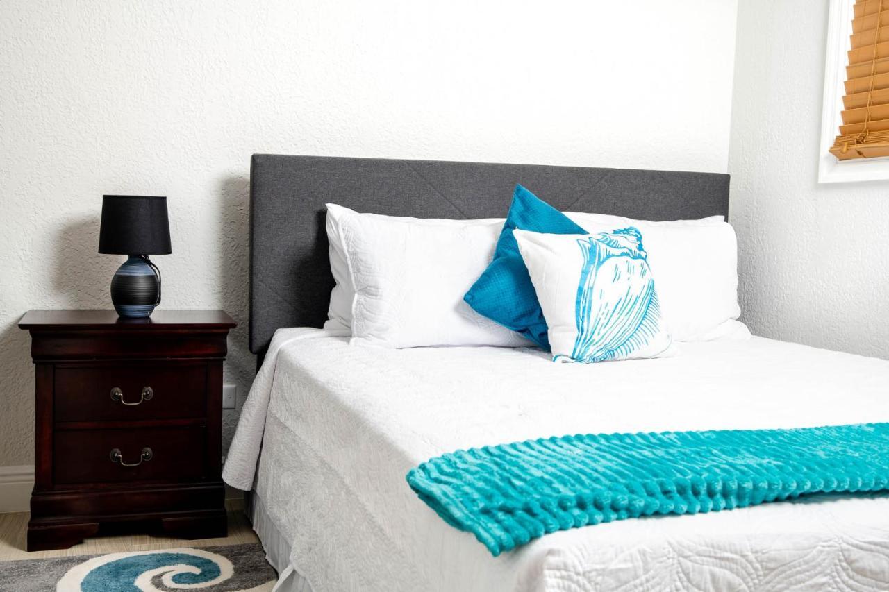 Sheer Bliss Beachview Apt #2 George Town Exteriör bild